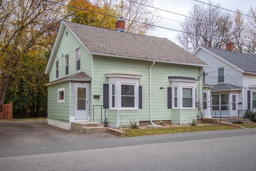 45-47 High St, South Hadley, Massachusetts, 6 Bedrooms Bedrooms, 10 Rooms Rooms,2 BathroomsBathrooms,Residential Income,For Sale,High St,73502542
