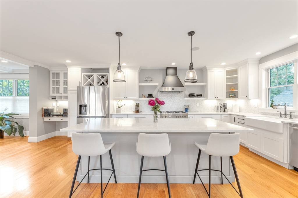 11 Chase Ave, Lexington, Massachusetts, 5 Bedrooms Bedrooms, 10 Rooms Rooms,4.5 BathroomsBathrooms,Residential Lease,For Rent,Chase Ave,73537501