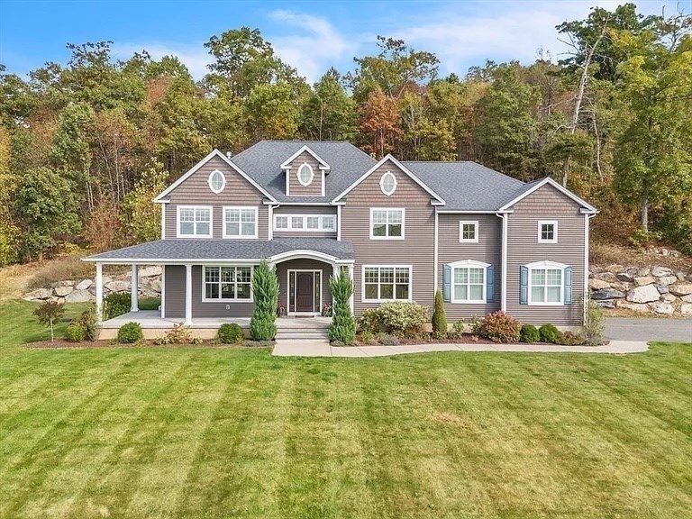 110 Munsing Rdg, Granby, Massachusetts, 4 Bedrooms Bedrooms, 7 Rooms Rooms,3 BathroomsBathrooms,Residential,For Sale,Munsing Rdg,73530062