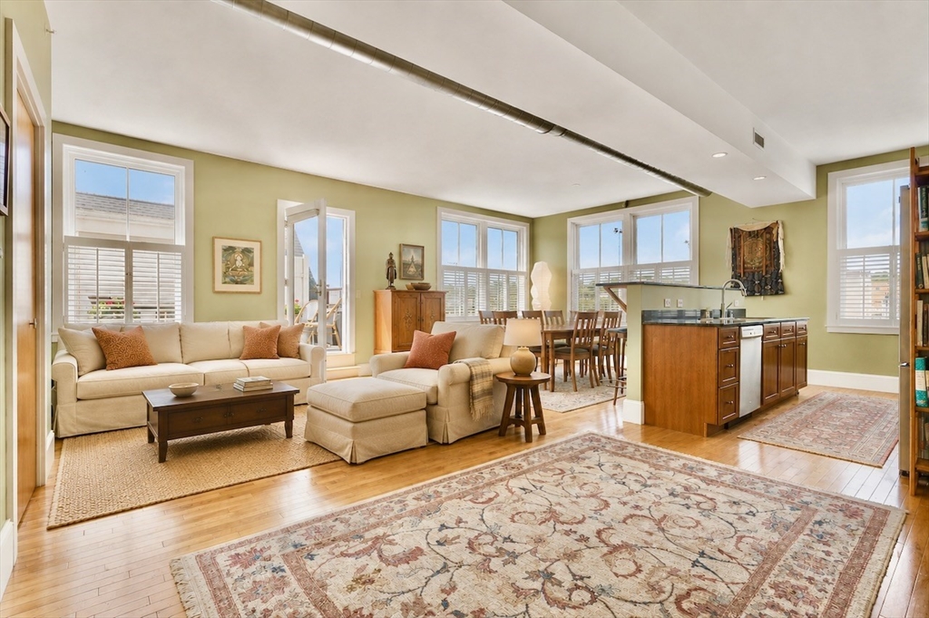 43 Park Street, Somerville, Massachusetts, 1 Bedroom Bedrooms, 4 Rooms Rooms,1 BathroomBathrooms,Residential,For Sale,Park Street,73537536