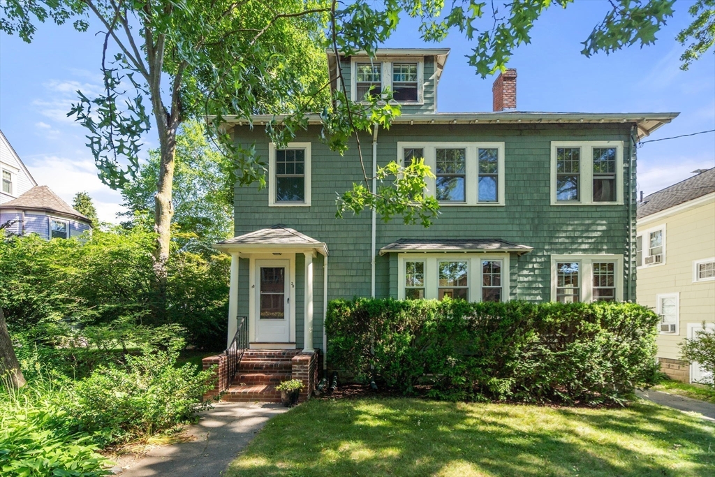20 Lawndale Street, Belmont, Massachusetts, 2 Bedrooms Bedrooms, 6 Rooms Rooms,1 BathroomBathrooms,Residential,For Sale,Lawndale Street,73537561