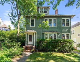 20 Lawndale Street, Belmont, Massachusetts, 2 Bedrooms Bedrooms, 6 Rooms Rooms,1 BathroomBathrooms,Residential,For Sale,Lawndale Street,73537561