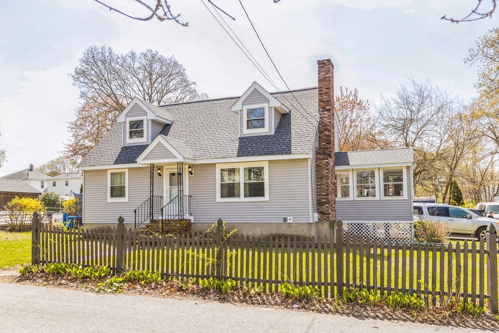 14 Greenville St, Billerica, Massachusetts, 4 Bedrooms Bedrooms, 8 Rooms Rooms,2 BathroomsBathrooms,Residential,For Sale,Greenville St,73537525
