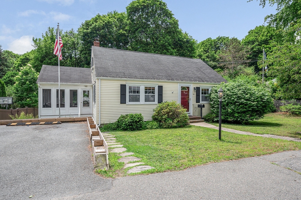 58 Jersey St, Marblehead, Massachusetts, 3 Bedrooms Bedrooms, 9 Rooms Rooms,2.5 BathroomsBathrooms,Residential,For Sale,Jersey St,73537576