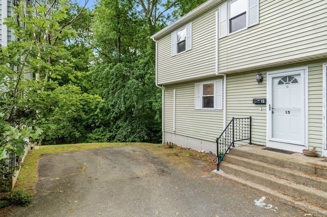 15 Cove Ave, Framingham, Massachusetts, 3 Bedrooms Bedrooms, 6 Rooms Rooms,1.5 BathroomsBathrooms,Residential,For Sale,Cove Ave,73537585