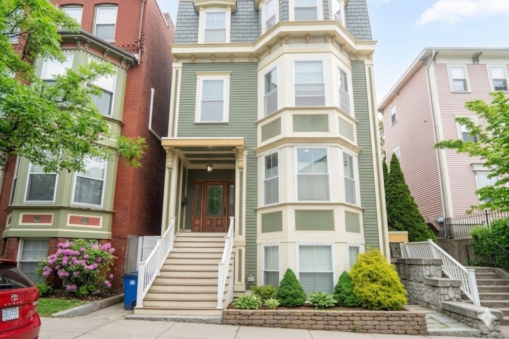 59 Putnam St, Boston, Massachusetts, 2 Bedrooms Bedrooms, 2 Rooms Rooms,2 BathroomsBathrooms,Residential Lease,For Rent,Putnam St,73537505