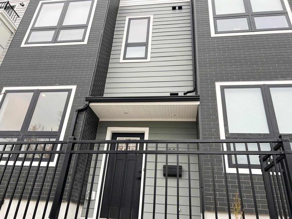 23 Charles Park Rd, Boston, Massachusetts, 3 Bedrooms Bedrooms, 6 Rooms Rooms,2.5 BathroomsBathrooms,Residential Lease,For Rent,Charles Park Rd,73537604