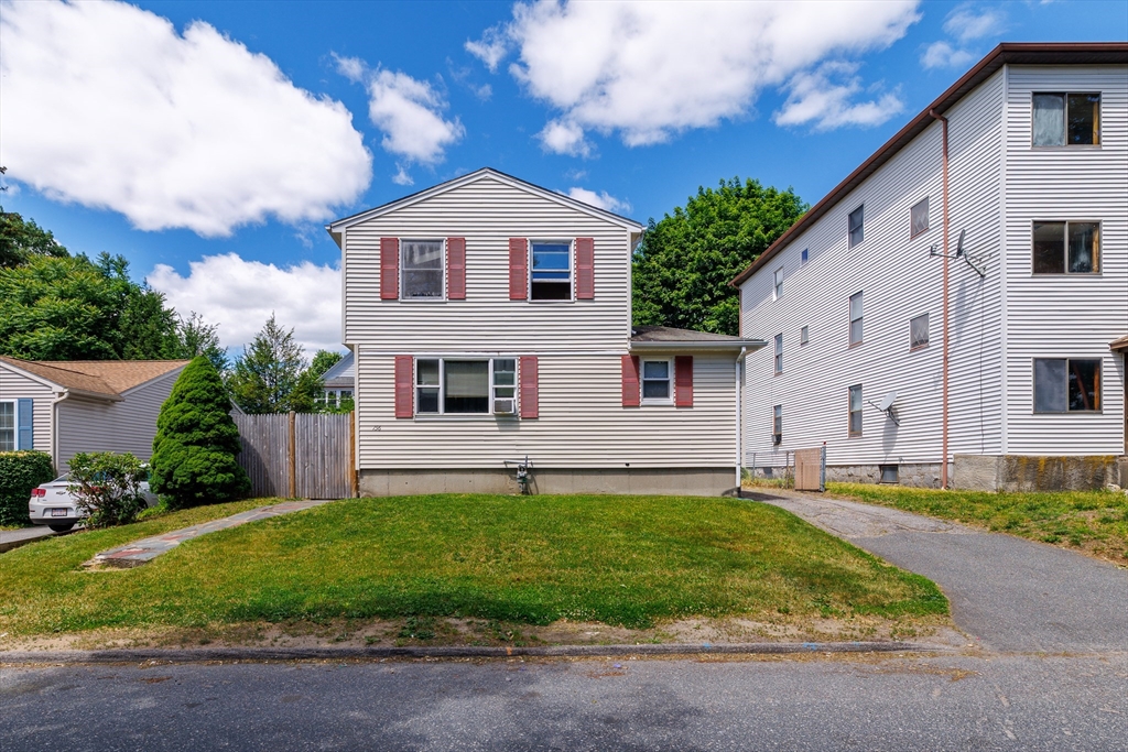 156 Pilgrim Ave, Worcester, Massachusetts, 4 Bedrooms Bedrooms, 9 Rooms Rooms,2 BathroomsBathrooms,Residential Income,For Sale,Pilgrim Ave,73537606