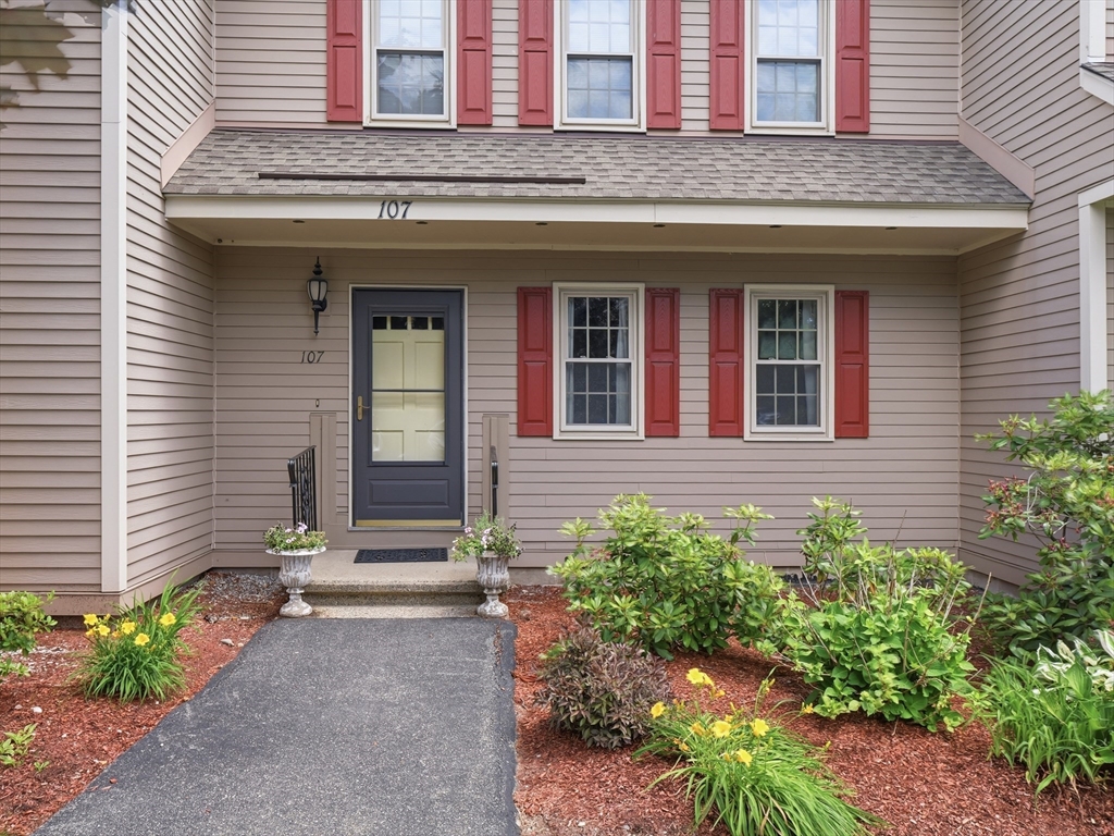 45 Washington St, Methuen, Massachusetts, 2 Bedrooms Bedrooms, 5 Rooms Rooms,1 BathroomBathrooms,Residential,For Sale,Washington St,73537582