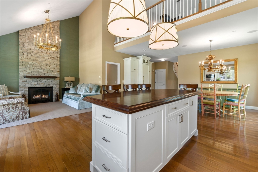 1 Back Nine Drive, Haverhill, Massachusetts, 2 Bedrooms Bedrooms, 7 Rooms Rooms,2.5 BathroomsBathrooms,Residential,For Sale,Back Nine Drive,73537653