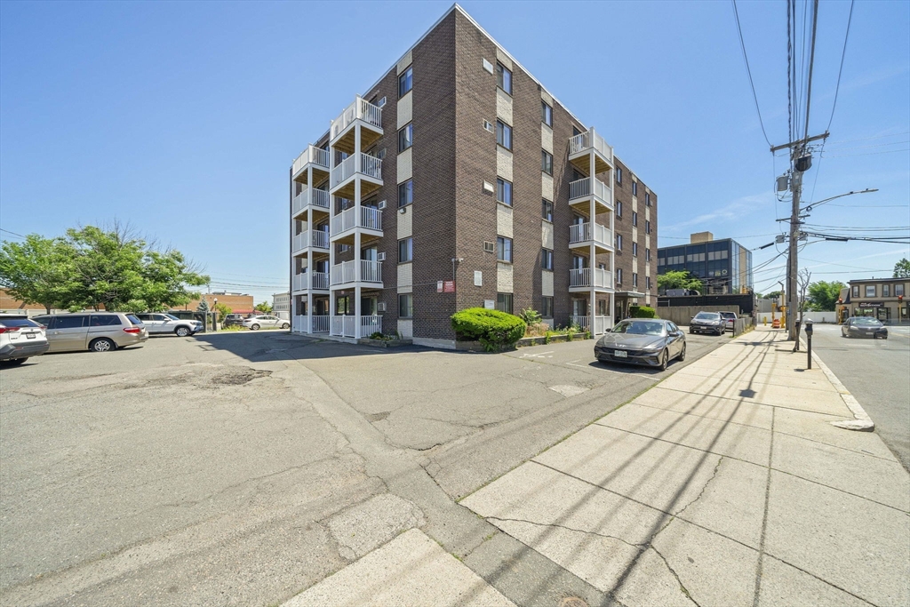 7 Park Ave, Revere, Massachusetts, 2 Bedrooms Bedrooms, 4 Rooms Rooms,1 BathroomBathrooms,Residential,For Sale,Park Ave,73537681