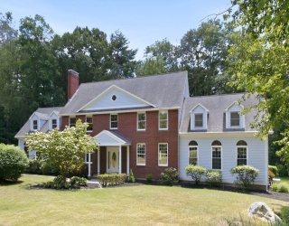3 Windsor Drive, Foxboro, Massachusetts, 6 Bedrooms Bedrooms, 12 Rooms Rooms,4.5 BathroomsBathrooms,Residential,For Sale,Windsor Drive,73537968