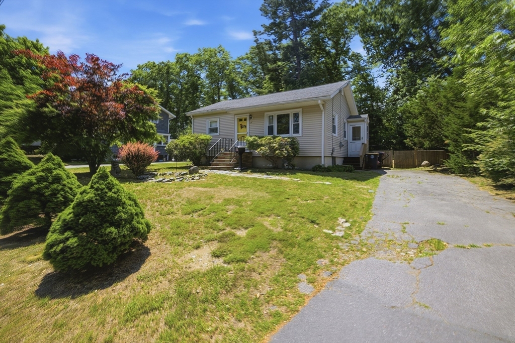37 Courier St, Weymouth, Massachusetts, 2 Bedrooms Bedrooms, 4 Rooms Rooms,1 BathroomBathrooms,Residential,For Sale,Courier St,73537999