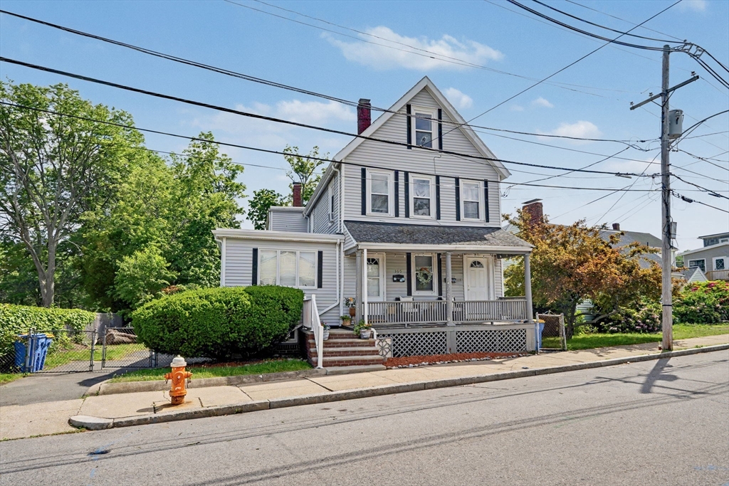 105 Ocean View St., Winthrop, Massachusetts, 3 Bedrooms Bedrooms, 10 Rooms Rooms,2 BathroomsBathrooms,Residential Income,For Sale,Ocean View St.,73537801