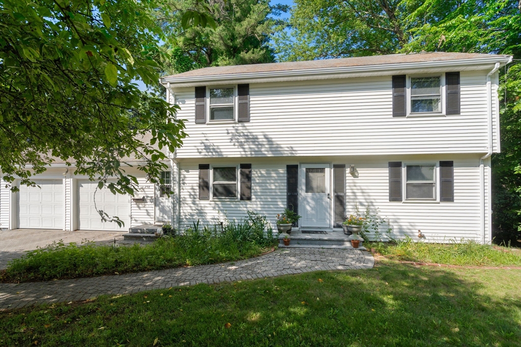 258 Edgell Rd, Framingham, Massachusetts, 5 Bedrooms Bedrooms, 8 Rooms Rooms,1.5 BathroomsBathrooms,Residential,For Sale,Edgell Rd,73538012