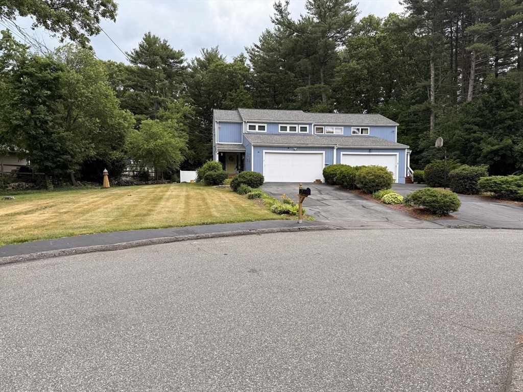 7 Tropeano Ct, Bellingham, Massachusetts, 3 Bedrooms Bedrooms, 5 Rooms Rooms,2 BathroomsBathrooms,Residential,For Sale,Tropeano Ct,73537834