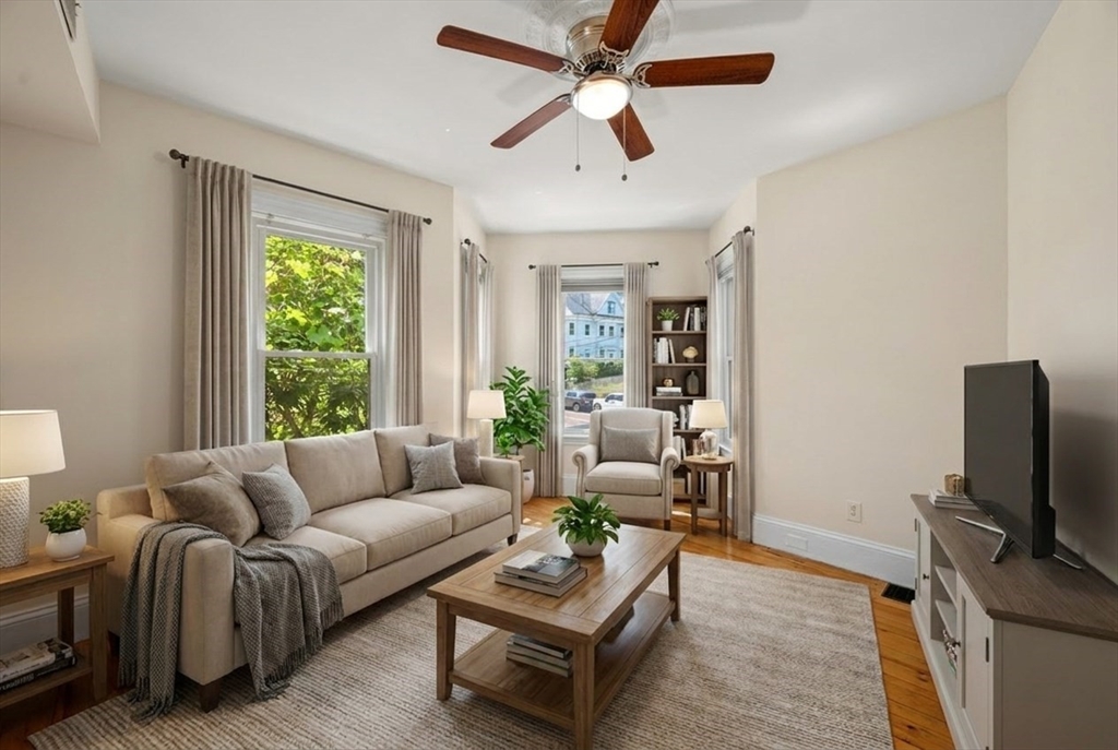 101-103 Wachusett St, Boston, Massachusetts, 2 Bedrooms Bedrooms, 4 Rooms Rooms,1 BathroomBathrooms,Residential,For Sale,Wachusett St,73537702