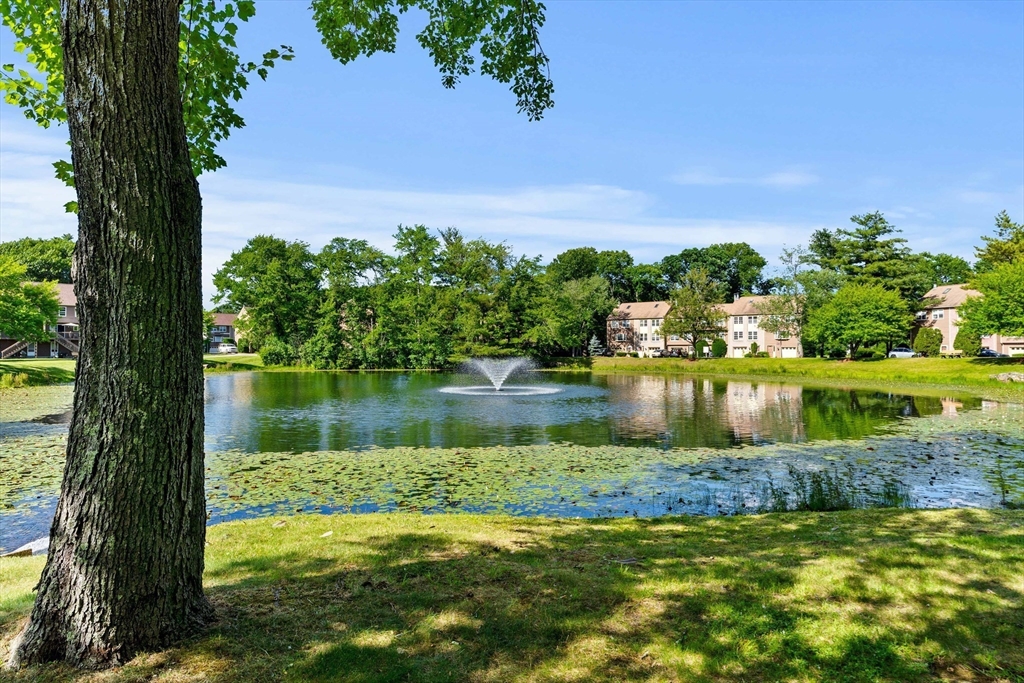 148 Heritage Dr, Tewksbury, Massachusetts, 2 Bedrooms Bedrooms, 6 Rooms Rooms,1.5 BathroomsBathrooms,Residential,For Sale,Heritage Dr,73537696