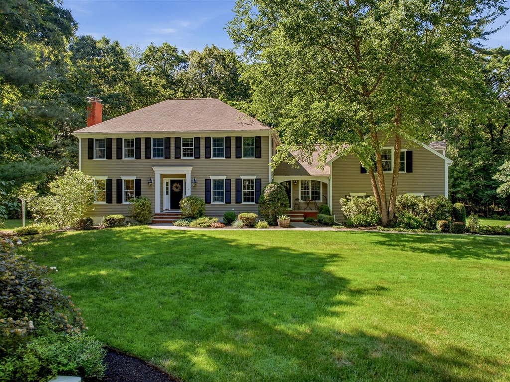 8 Ashland Road, Boxford, Massachusetts, 4 Bedrooms Bedrooms, 10 Rooms Rooms,3.5 BathroomsBathrooms,Residential,For Sale,Ashland Road,73537693