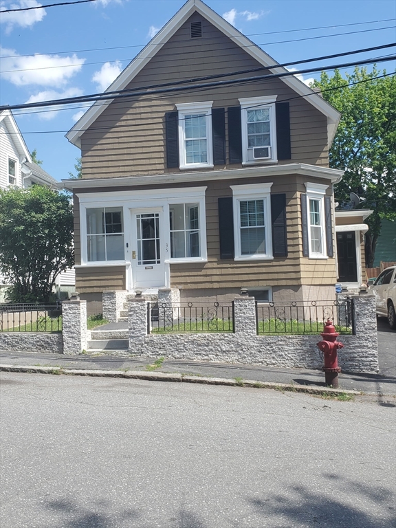 35 Farmland, Lowell, Massachusetts, 4 Bedrooms Bedrooms, 8 Rooms Rooms,2 BathroomsBathrooms,Residential,For Sale,Farmland,73537856