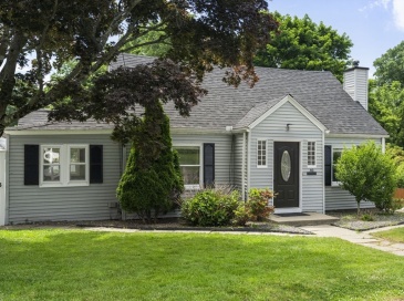 40 Calumet Ave, Worcester, Massachusetts, 3 Bedrooms Bedrooms, 7 Rooms Rooms,1.5 BathroomsBathrooms,Residential,For Sale,Calumet Ave,73537870