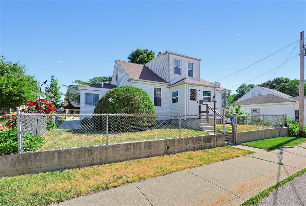 16 Lakeview St, Blackstone, Massachusetts, 2 Bedrooms Bedrooms, 5 Rooms Rooms,1 BathroomBathrooms,Residential,For Sale,Lakeview St,73537838