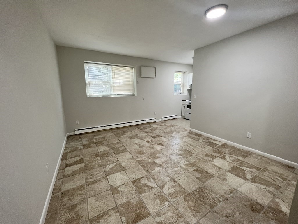 5 Beaver Park Rd, Framingham, Massachusetts, 2 Rooms Rooms,1 BathroomBathrooms,Residential Lease,For Rent,Beaver Park Rd,73537877