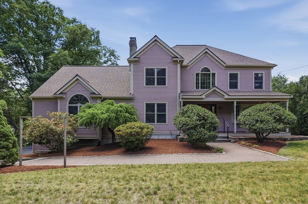 45 Mendon Street, Upton, Massachusetts, 3 Bedrooms Bedrooms, 8 Rooms Rooms,2.5 BathroomsBathrooms,Residential,For Sale,Mendon Street,73537667