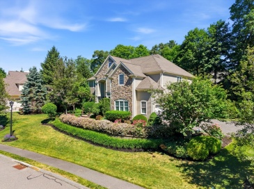 4 Shipley Ct, Middleton, Massachusetts, 4 Bedrooms Bedrooms, 10 Rooms Rooms,4.5 BathroomsBathrooms,Residential,For Sale,Shipley Ct,73537542