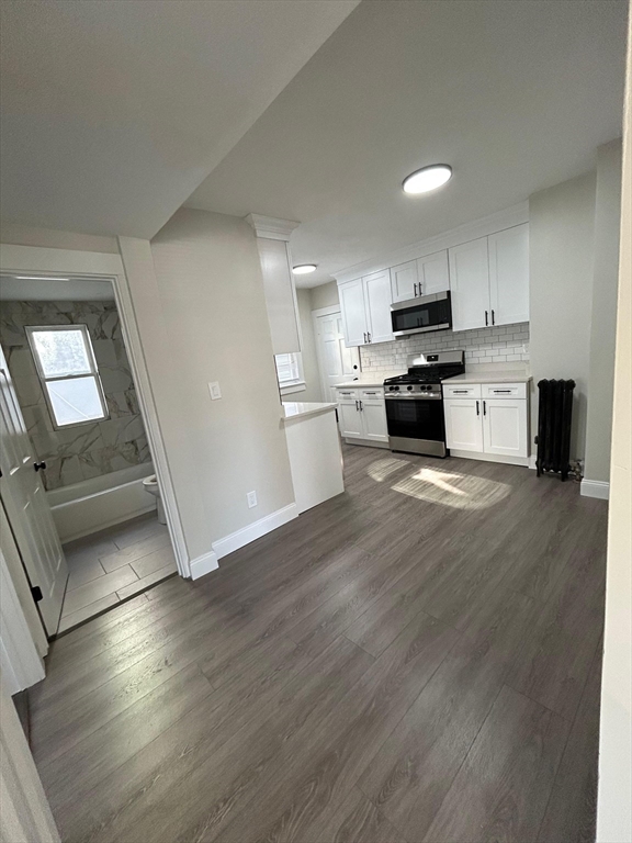 215 Ferry St, Everett, Massachusetts, 2 Bedrooms Bedrooms, 4 Rooms Rooms,1 BathroomBathrooms,Residential Lease,For Rent,Ferry St,73537690