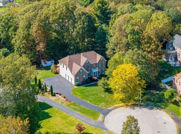 7 Thoreau Cir, Shrewsbury, Massachusetts, 4 Bedrooms Bedrooms, 11 Rooms Rooms,3.5 BathroomsBathrooms,Residential,For Sale,Thoreau Cir,73506266