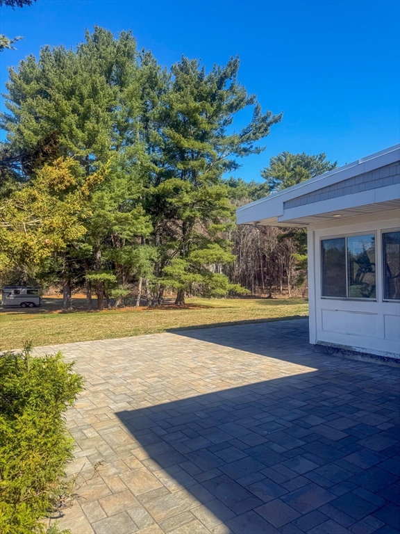 5 Endicott Road, Boxford, Massachusetts, 4 Bedrooms Bedrooms, 10 Rooms Rooms,2 BathroomsBathrooms,Residential Lease,For Rent,Endicott Road,73515971