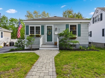 8 Holding Street, Beverly, Massachusetts, 2 Bedrooms Bedrooms, 5 Rooms Rooms,1 BathroomBathrooms,Residential,For Sale,Holding Street,73521358