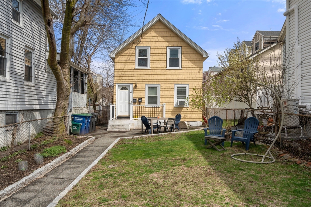 34 R Clyde, Somerville, Massachusetts, 4 Bedrooms Bedrooms, 6 Rooms Rooms,2 BathroomsBathrooms,Residential Income,For Sale,Clyde,73505117