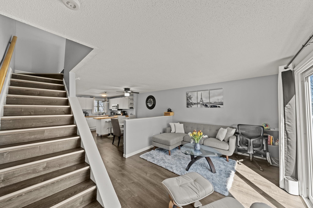 257 Walker St, Lowell, Massachusetts, 2 Bedrooms Bedrooms, 5 Rooms Rooms,1.5 BathroomsBathrooms,Residential,For Sale,Walker St,73509228