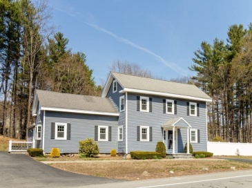 124 Bedford St, Burlington, Massachusetts, 3 Bedrooms Bedrooms, 7 Rooms Rooms,2 BathroomsBathrooms,Residential,For Sale,Bedford St,73501708
