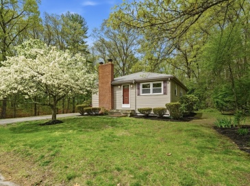 315 Central Ave, Dedham, Massachusetts, 3 Bedrooms Bedrooms, 6 Rooms Rooms,1 BathroomBathrooms,Residential,For Sale,Central Ave,73517955