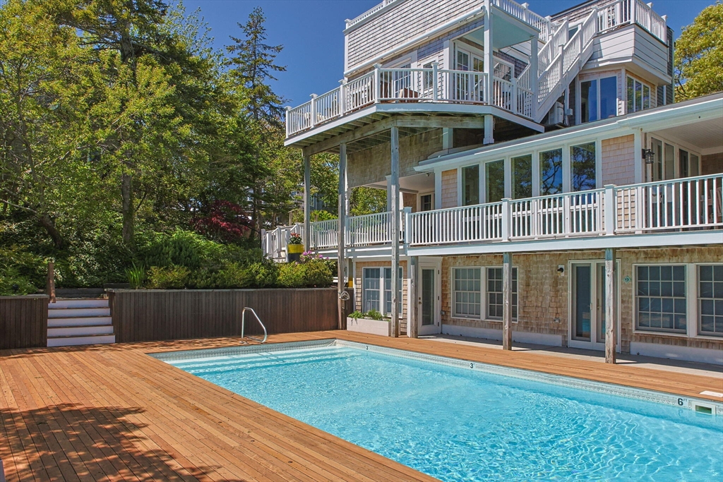 208 Bradford Street, Provincetown, Massachusetts, 2 Bedrooms Bedrooms, 5 Rooms Rooms,1 BathroomBathrooms,Residential,For Sale,Bradford Street,73537598