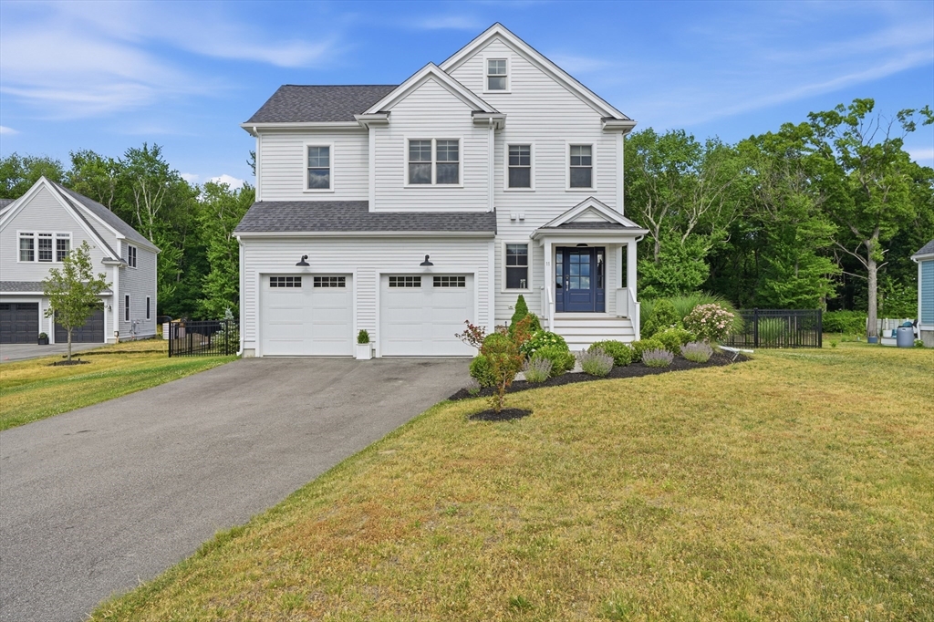 11 Carriage House Way, Scituate, Massachusetts, 4 Bedrooms Bedrooms, 8 Rooms Rooms,2.5 BathroomsBathrooms,Residential,For Sale,Carriage House Way,73537758