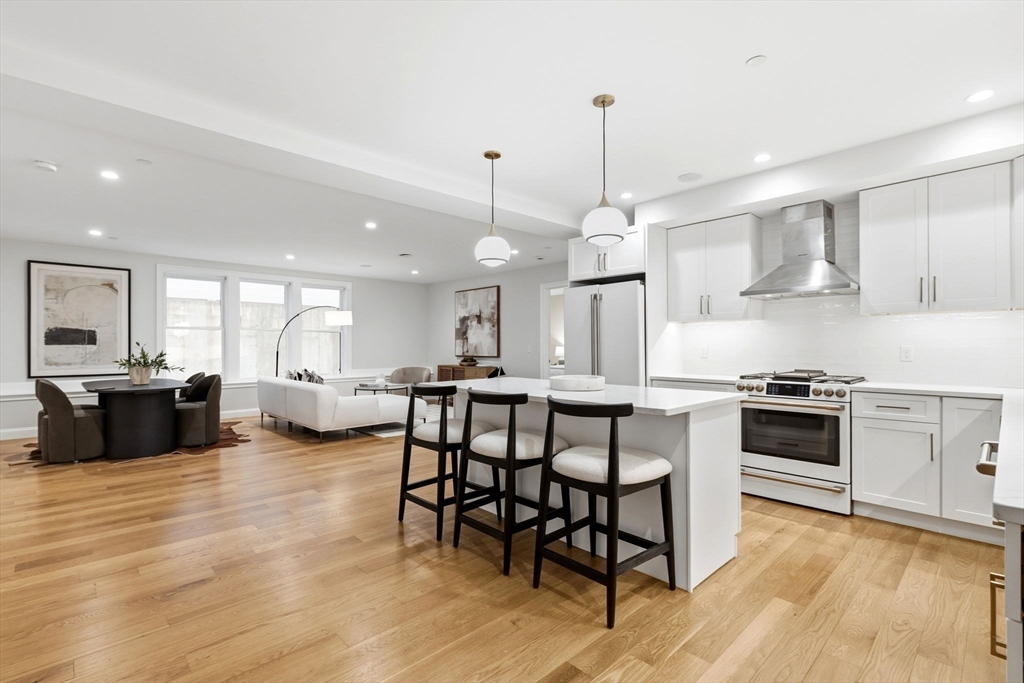 40 Westmoreland Street, Boston, Massachusetts, 2 Bedrooms Bedrooms, 5 Rooms Rooms,2 BathroomsBathrooms,Residential,For Sale,Westmoreland Street,73538141