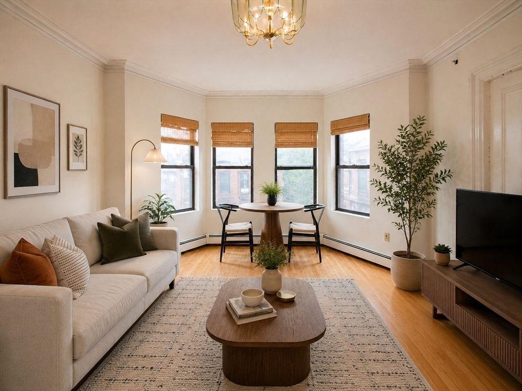 10 Davis Ave, Brookline, Massachusetts, 4 Bedrooms Bedrooms, 5 Rooms Rooms,1 BathroomBathrooms,Residential Lease,For Rent,Davis Ave,73538016