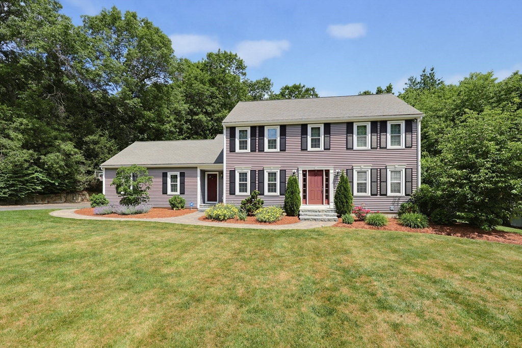 27 Heritage Avenue, Ashland, Massachusetts, 4 Bedrooms Bedrooms, 8 Rooms Rooms,3.5 BathroomsBathrooms,Residential,For Sale,Heritage Avenue,73538020