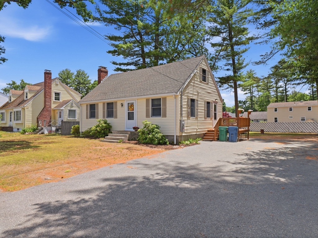 36 Bridge St, Billerica, Massachusetts, 3 Bedrooms Bedrooms, 6 Rooms Rooms,2 BathroomsBathrooms,Residential,For Sale,Bridge St,73538068