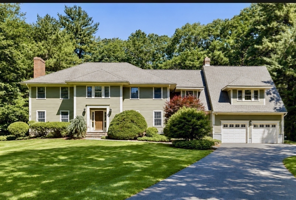 10 Donnelly Drive, Medfield, Massachusetts, 4 Bedrooms Bedrooms, 13 Rooms Rooms,4.5 BathroomsBathrooms,Residential,For Sale,Donnelly Drive,73538110