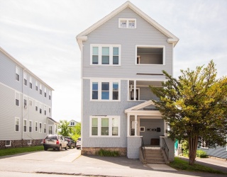 26 Sterling St, Worcester, Massachusetts, 9 Bedrooms Bedrooms, 18 Rooms Rooms,3 BathroomsBathrooms,Residential Income,For Sale,Sterling St,73538201