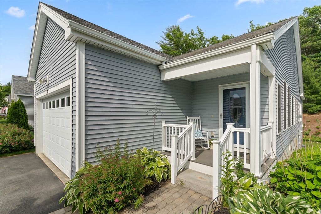 78 Tea Party Circle, Holden, Massachusetts, 2 Bedrooms Bedrooms, 6 Rooms Rooms,2 BathroomsBathrooms,Residential,For Sale,Tea Party Circle,73538204