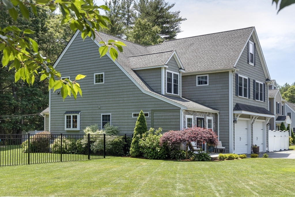 15 Village Path, Kingston, Massachusetts, 4 Bedrooms Bedrooms, 9 Rooms Rooms,2.5 BathroomsBathrooms,Residential,For Sale,Village Path,73538144