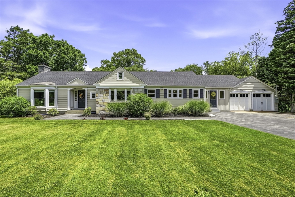 35 North Ave, Mendon, Massachusetts, 3 Bedrooms Bedrooms, 6 Rooms Rooms,2.5 BathroomsBathrooms,Residential,For Sale,North Ave,73538151