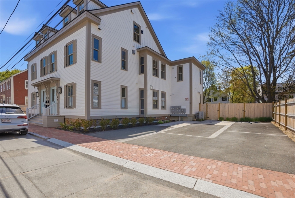 8B Milk Street, Newburyport, Massachusetts, 3 Bedrooms Bedrooms, 7 Rooms Rooms,2.5 BathroomsBathrooms,Residential,For Sale,Milk Street,73538056