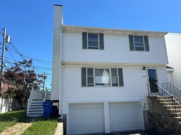 238 a Albion St, Wakefield, Massachusetts, 3 Bedrooms Bedrooms, 6 Rooms Rooms,1.5 BathroomsBathrooms,Residential Lease,For Rent,Albion St,73538195
